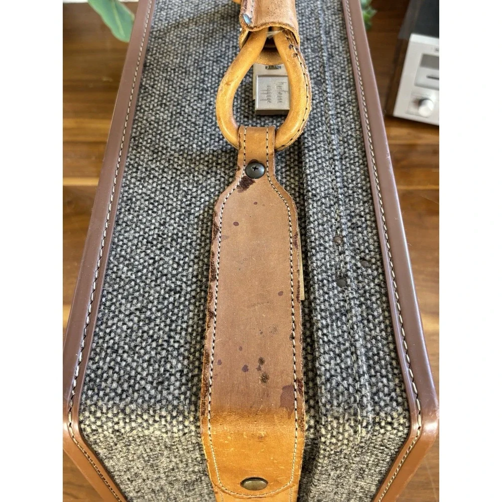 Vintage Hartmann Suitcase Walnut Tweed Leather Luggage⭐️21